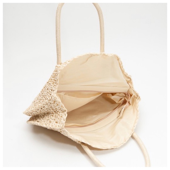 46 HANDWOVEN AND A BEAUTIFUL BOHO RATTAN BAG - Picture 2 of 8